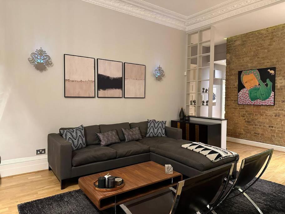 Stunning 2 Bed/2Bath Flat In Heart Of Kensington Appartement Londen Buitenkant foto
